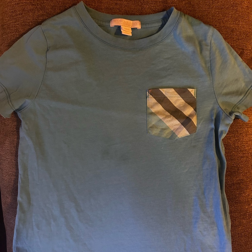 Boys Burberry T-Shirt Size: 4Y